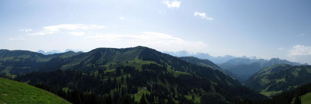 Breitbildfoto von der Grubenberghütte aus gesehen