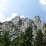 steil ragen die Felsentürmer der Gastlosen in den Himmel 