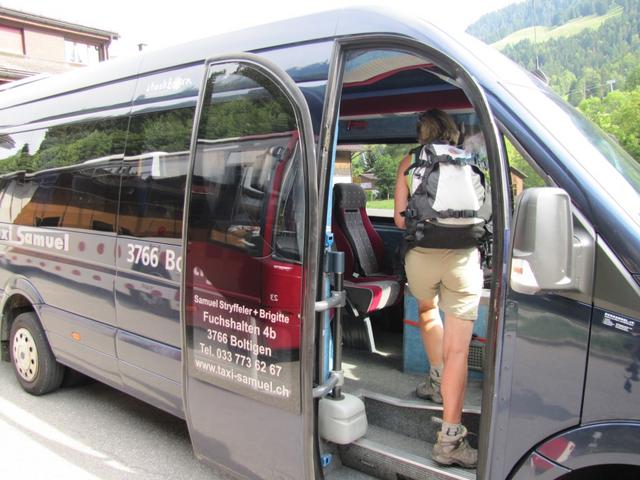 mit dem Postauto fuhren wir danach nach Boltigen