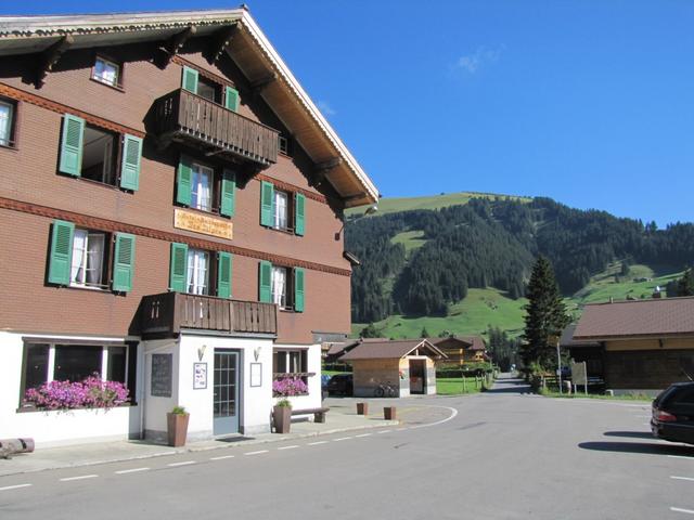 beim Hotel Restaurant des Alpes in Gilbach 1431 m.ü.M. haben wir ein Kaffee getrunken