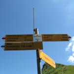 Wegweiser beim Bummerepass 2055 m.ü.M.