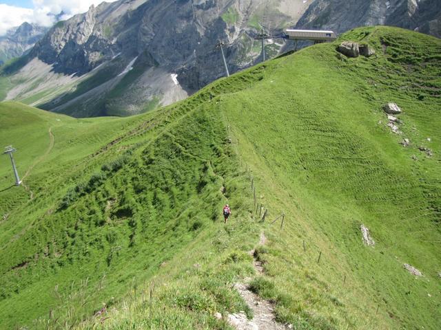 bei Punkt 2137 m.ü.M. biegen wir links vom Bummeregrat weg