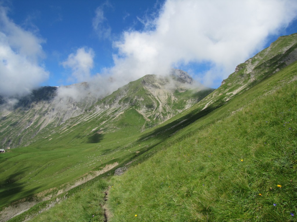 bei Punkt 2153 m.ü.M. ist der Gsürweg zu Ende. Das nächste Teilstück ist wieder einfaches Wandern