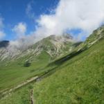 bei Punkt 2153 m.ü.M. ist der Gsürweg zu Ende. Das nächste Teilstück ist wieder einfaches Wandern