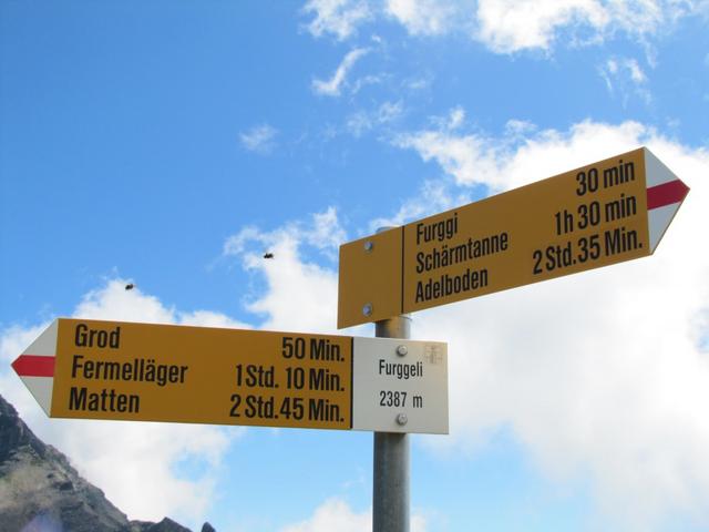 Wegweiser auf dem Furggeli 2387 m.ü.M.