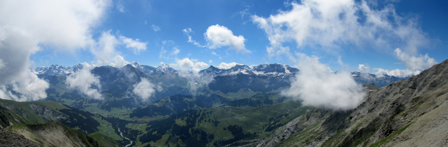 sehr schönes Breitbildfoto zu den Berner Alpen