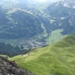 Tiefblick hinunter nach Lenk