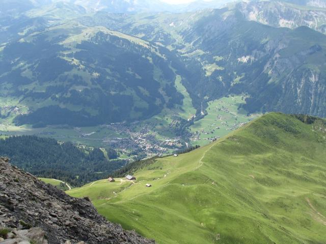 Tiefblick hinunter nach Lenk