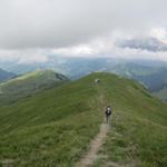 bei Punkt 2194 m.ü.M. sind wir links abgebogen und wandern nun Richtung Sillerenbühl