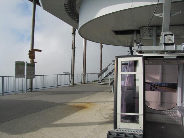 wir haben die grosse Bergstation auf Planplatten erreicht