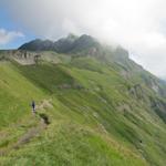 gut ersichtlich der schöne Höhenweg der uns zum Balmeregghorn bringen wird