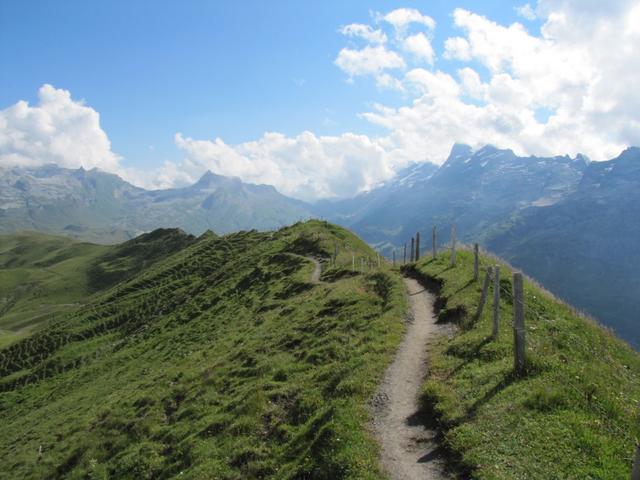 wirklich eine schöne einfache Gratwanderung bei Punkt 2200 m.ü.M.