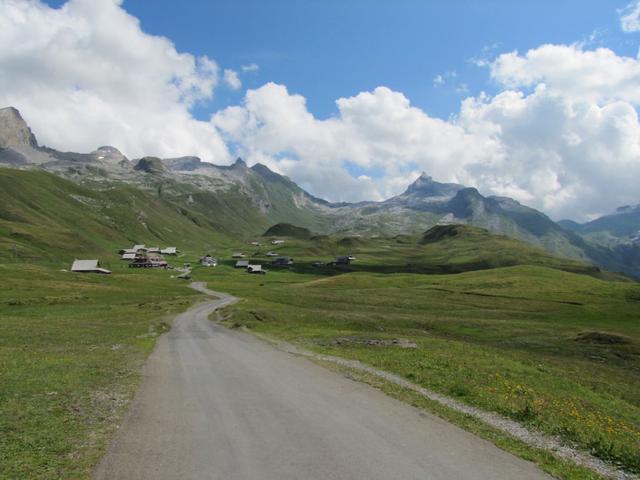 nachdem wir noch Käse eingekauft hatten, ging unsere Wanderun weiter