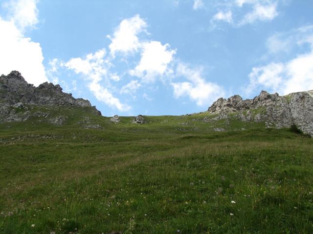 Blick hinauf zum Sätteli