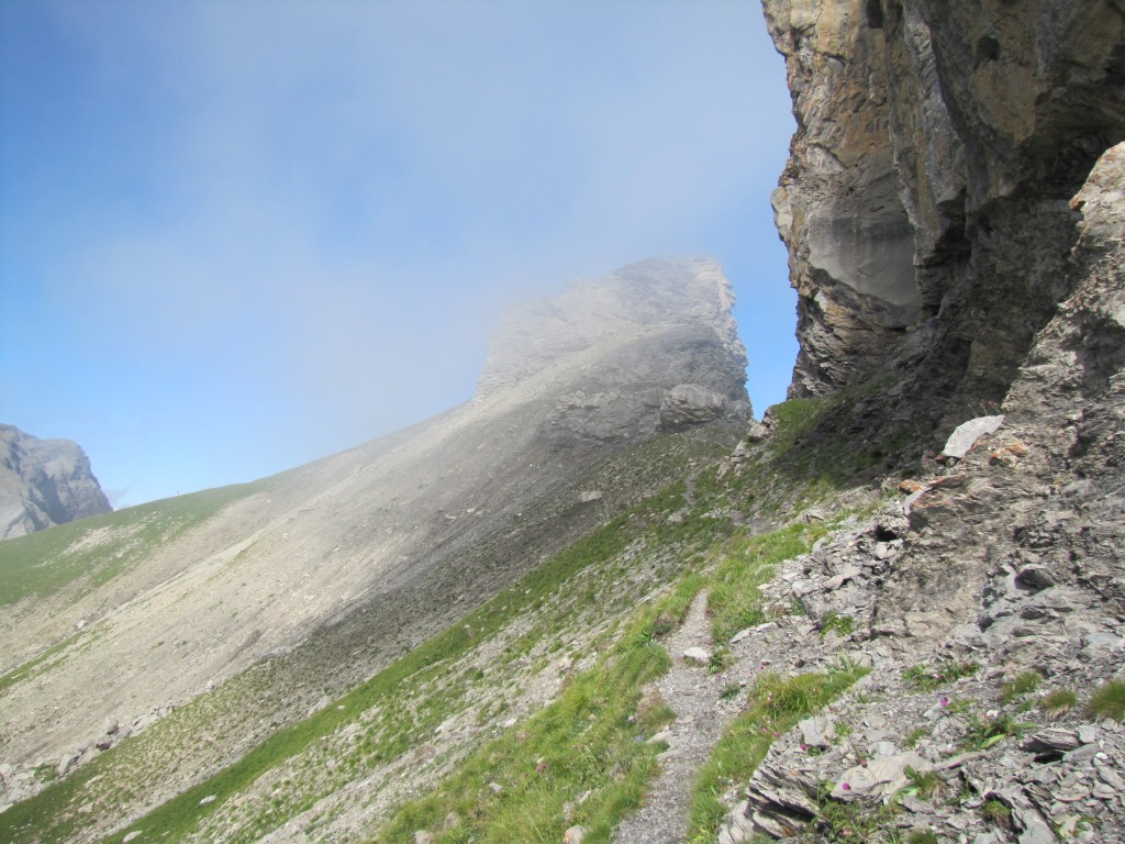 bei der Abzweigung kurz vor Punkt 2519 m.ü.M.