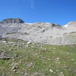 links das Hoganthorn. Rechts die Schwalmere mit dem noch eingeschneitem Sattel