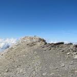 wir haben den breiten Gipfel der Schwalmere 2777 m.ü.M. erreicht