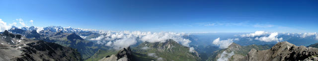 was für ein super Breitbildfoto. Blüemlisalpgruppe, Thunersee und Morgenberghorn