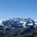 was für ein super Breitbildfoto. Breithorn, Gspaltenhorn, Blüemlisalpgruppe und Altels schön aufgereiht