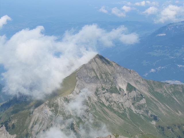 der Morgenberghorn einer der eindrücklichsten Gipfel der Region. Dort oben waren wir auch schon