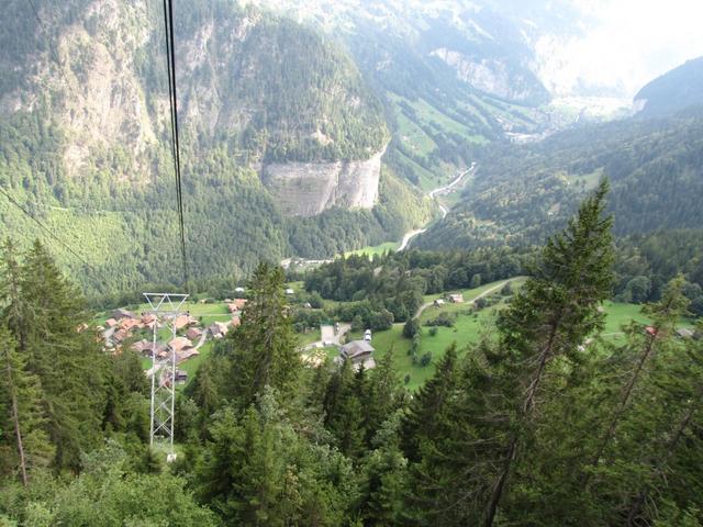 mit der Seilbahn geht es nun abwärts nach Isenfluh