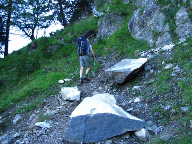 unser Weg liegt zum Glück noch im Schatten, ansonsten eine Schweisstreibende Angelegenheit