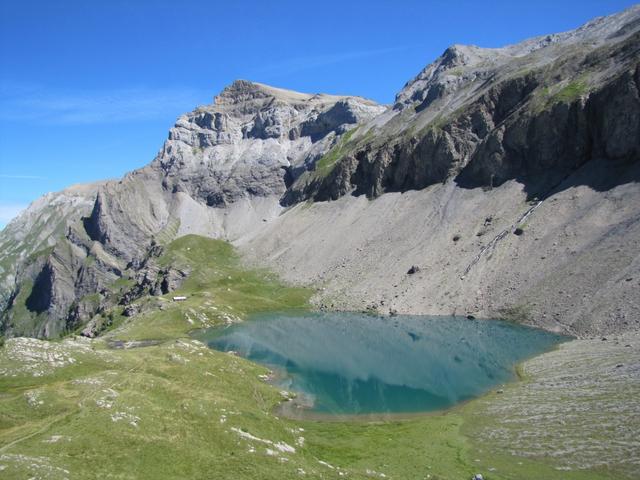 umgeben vom herben Zauber der Hochgebirgswelt der verträumte Flueseeli