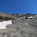 links abbiegend bei Punkt 2490 m.ü.M. nehmen wir nun den Gegenanstieg unter die Füsse