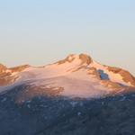 Sonnenaufgang auf dem Wildhorn. Ein perfekter Tag beginnt