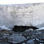 direkt hinter dem Pointe de Vatseret ist ein riesiger Gletschertor vorhanden