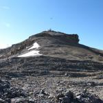 steil führt der Bergweg nun über Geröll und Schutt auf die Pointe de la Plaine Morte