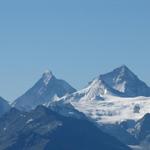 in der mitte das Matterhorn, rechts davon der Dent Blanche