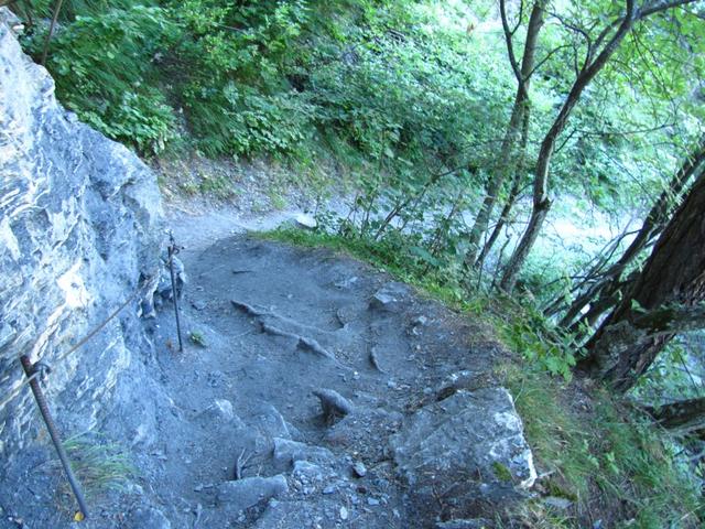 bei Fiess wird der Wanderweg nun ein bisschen ruppiger