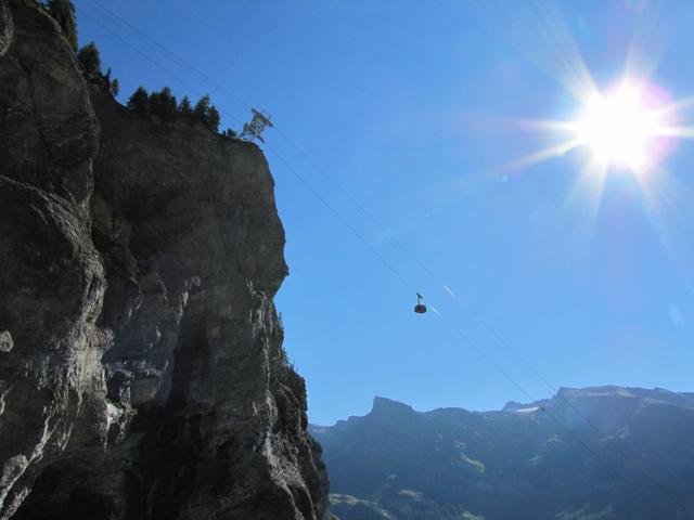 und wieder fährt eine Seilbahn hinauf zum Gemmipass