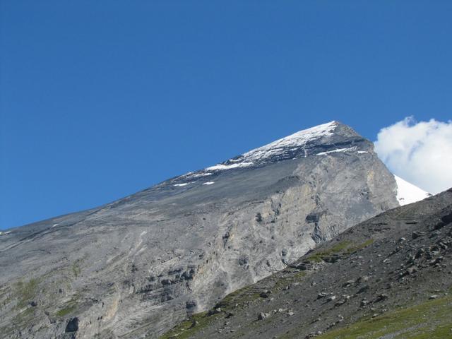 Blick hinauf zum Altels