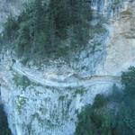 Blick auf die abenteuerliche Strasse die ins Gasteretal führt