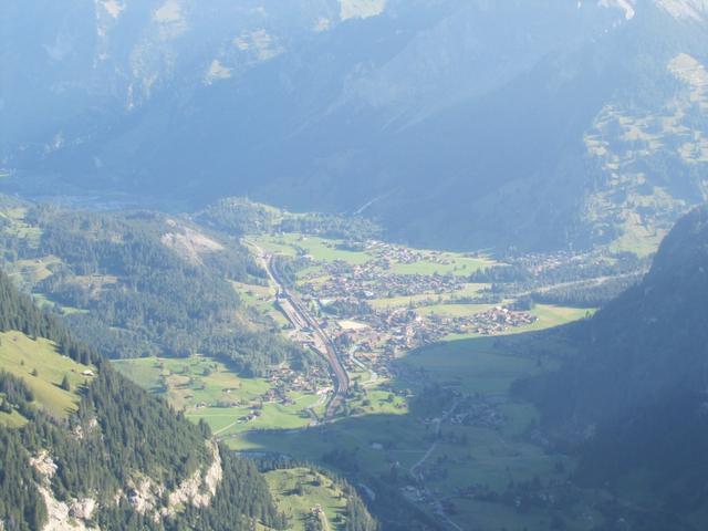 Tiefblick nach Kandersteg