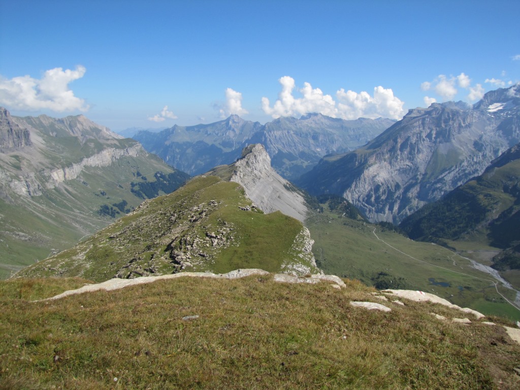 Blick zurück zum Üschenegrat und Gellihorn