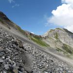 Blick hinauf zum Chindbettipass