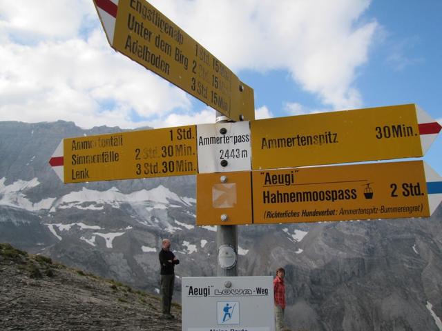 Wegweiser auf dem Ammertenpass 2443 m.ü.M.