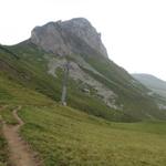 Blick hinauf zum Rägeboldshorn. Dort oben waren wir schon. Wir umgehen in nun rechts