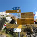 die Cima della Trosa besitzt zwei Gipfel. Wegweiser beim ersten Gipfel 1862 m.ü.M.