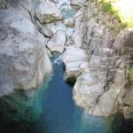 wir haben Corippo verlassen und laufen zum Bivio di Corippo. Unter uns das Ende vom Lago di Vogorno