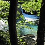 immer wieder sind kleine Wasserfälle zu bestaunen