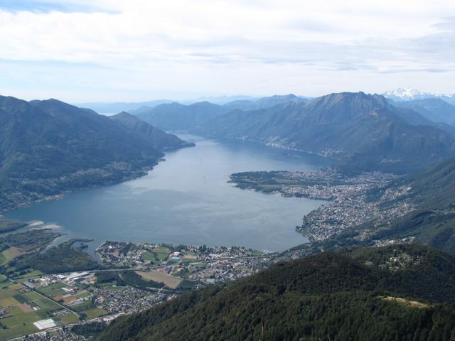 Blick auf den Lago Maggiore mit dem Maggiadelta, Locarno und Ascona