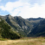 schönes Breitbildfoto mit Blick auf den Pizzo di Vogorno, Madone und Poncione di Piotta