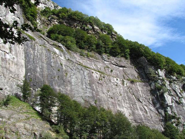 das Val Carecchio wild, einsam, unberührt, verlassen, aber von einer traumhaft schönen Natur