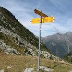 Wegweiser auf dem Passo del Bùsan 2006 m.ü.M. weiter geht es nun zum Laghetto dei Saléi