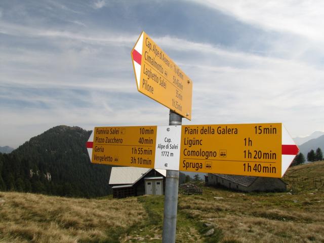 Wegweiser bei der Capanna Alpe Saléi 1772 m.ü.M.
