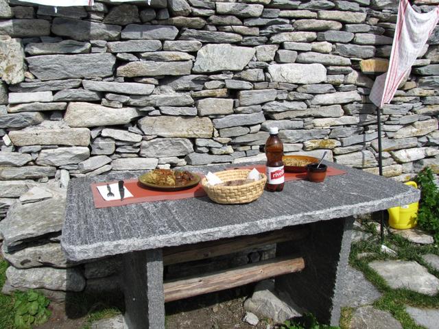 bei der Capanna Alpe Saléi haben wir eine kurze Pause eingelegt